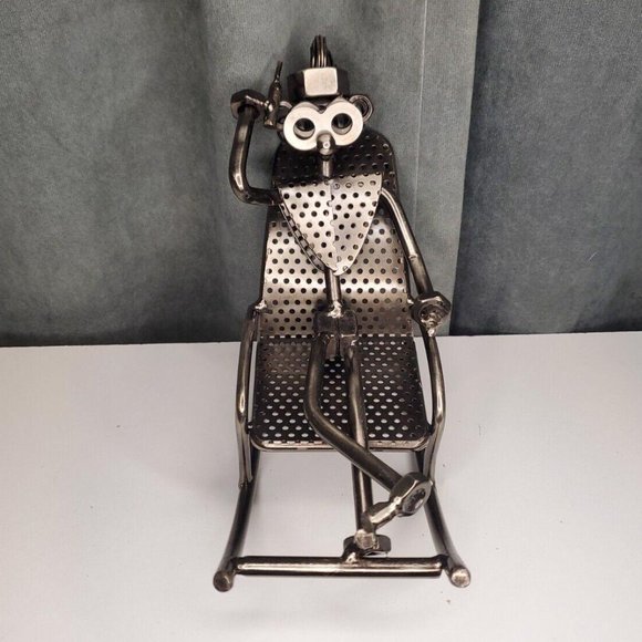 Nuts & Bolts Sculpture Woman in Rocking Chair on Phone STEELMAN24 Hinz & Kunst - Picture 3 of 9